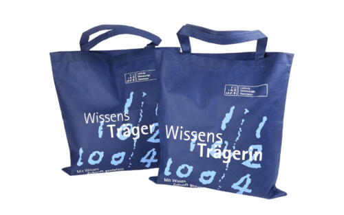 Carrier bag of nonwoven material of the Leibniz Universität Hannover