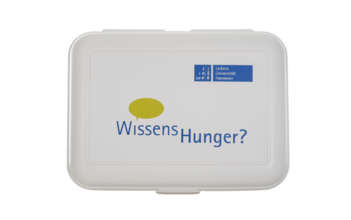Weiße Brotbox der Leibniz Universität Hannover